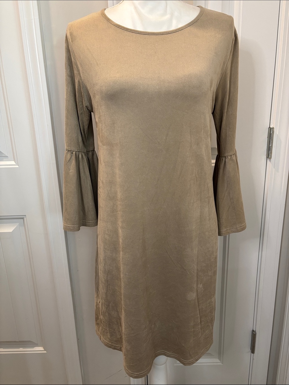 Simply Southern Taupe Bell Sleeve Shift Size Small